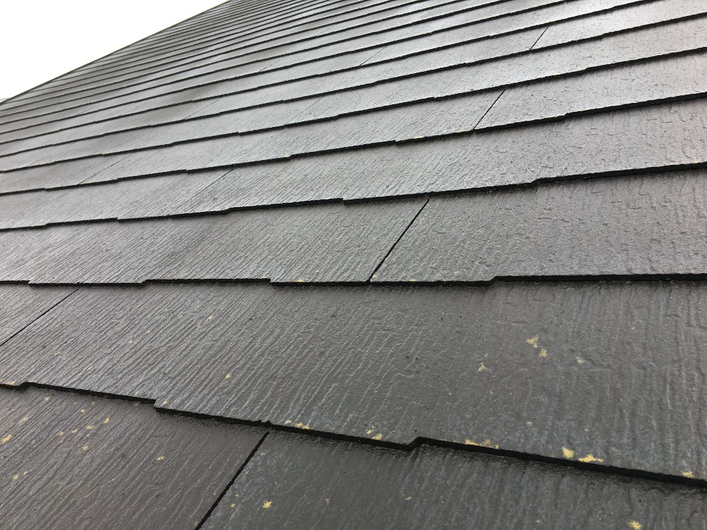 屋根塗装は劣化状況に応じて４回塗ります